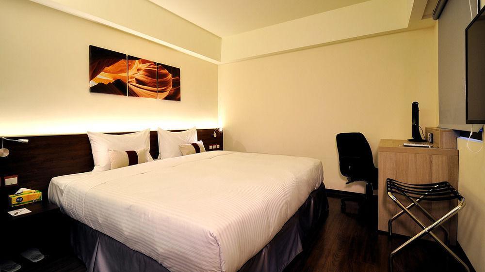 Audi Garden Business Hotel Таоюань Екстер'єр фото